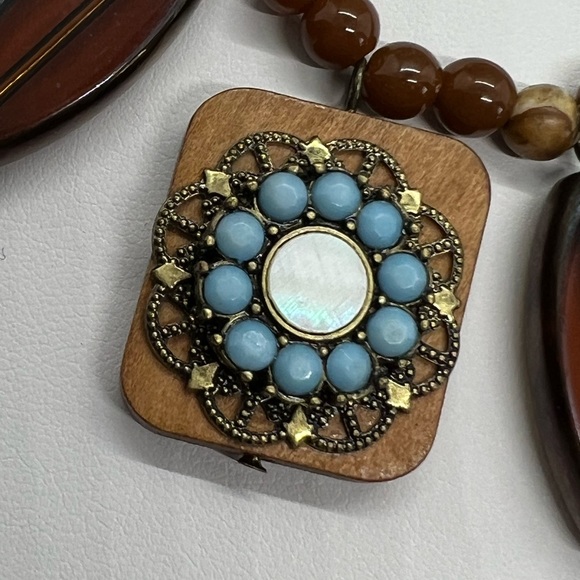 Wanderlust Wood Necklace - Picture 3 of 4